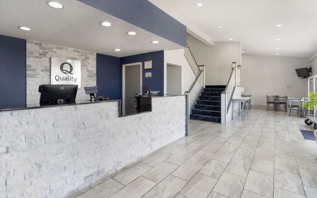 photo 2 of Quality Inn & Suites Bloomington University Area