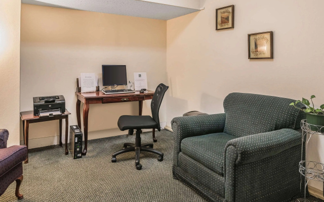 photo 4 of Quality Inn & Suites Albany Airport