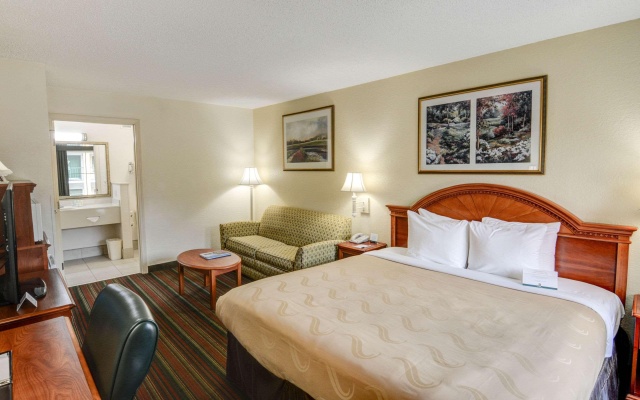 photo 3 of Quality Inn & Suites Biltmore East