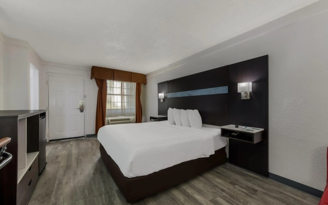photo 3 of Quality Inn Charlotte Airport