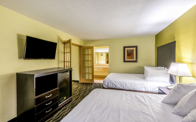 photo 5 of Quality Inn & Suites Ft. Jackson Maingate
