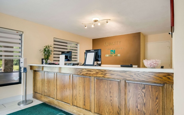 photo 2 of Quality Inn & Suites Mt Chalet
