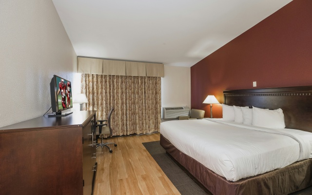 photo 3 of Red Roof Inn & Suites Mt Holly - McGuire AFB