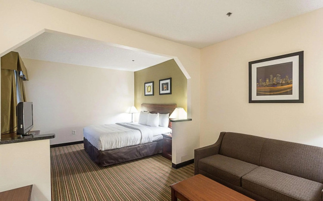 photo 5 of Quality Inn & Suites West Chase