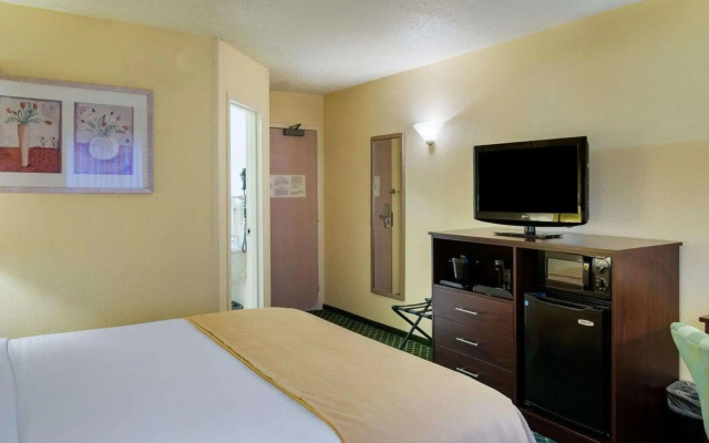 photo 5 of Quality Inn Newark - Wilmington