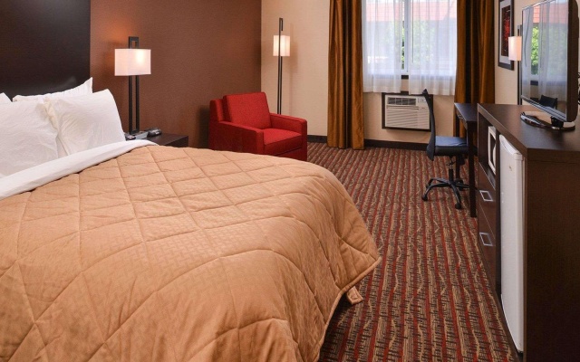 photo 3 of Quality Inn & Suites Tacoma - Seattle