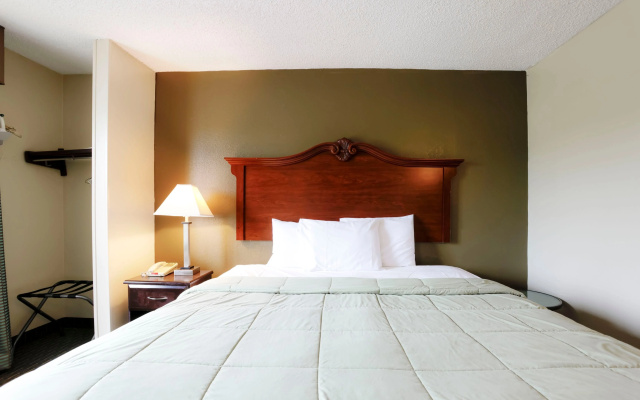 photo 5 of Copley Inn & Suites By OYO Akron OH
