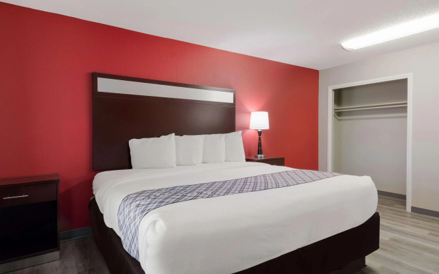 photo 5 of SureStay Plus Hotel by Best Western San Antonio North