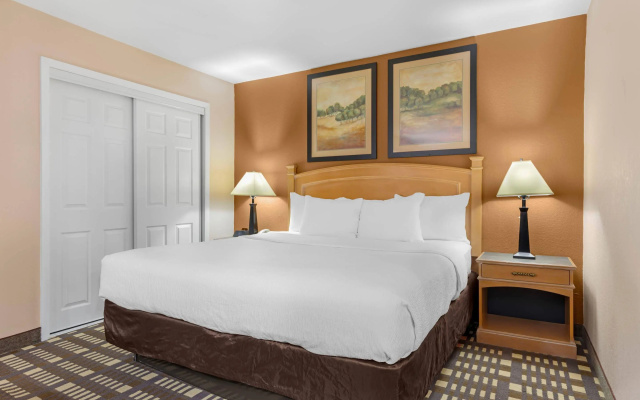 photo 5 of Quality Inn & Suites Plano East - Richardson