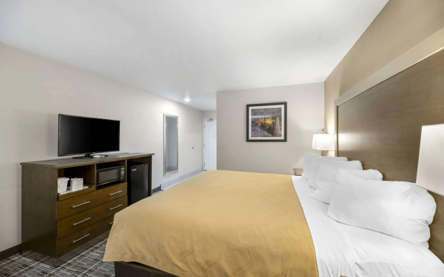 photo 5 of Quality Inn & Suites Carlsbad Caverns Area