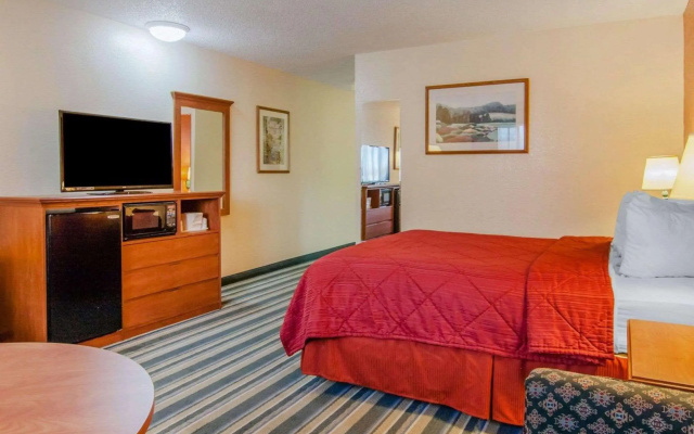 photo 5 of Quality Inn & Suites Medford Airport