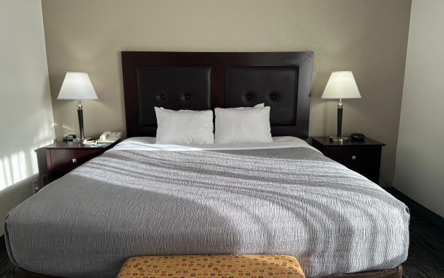 photo 3 of Quality Inn & Suites Everett
