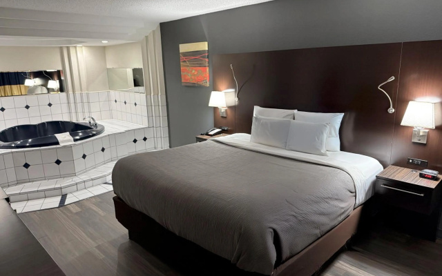 photo 5 of Quality Inn and Suites Livonia