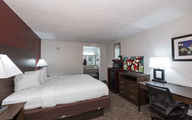 photo 5 of Horizon Inn & Suites