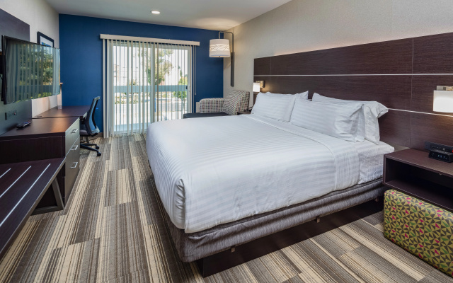 photo 5 of Holiday Inn Express Sunnyvale - Silicon Valley by IHG