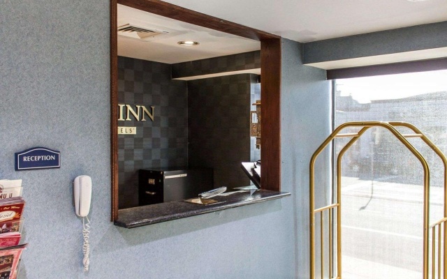 photo 2 of Quality Inn Floral Park
