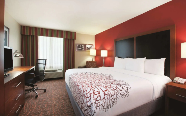 photo 5 of La Quinta Inn & Suites by Wyndham Williamsburg Historic Area
