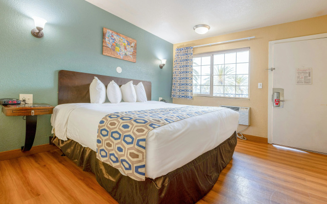 photo 5 of Hotel Avenida - Oceanside Camp Pendleton