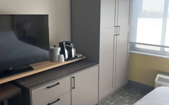photo 5 of Holiday Inn Chicago Midway Airport S by IHG