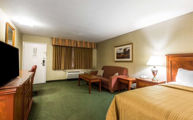photo 3 of Quality Inn Near China Lake Naval Station