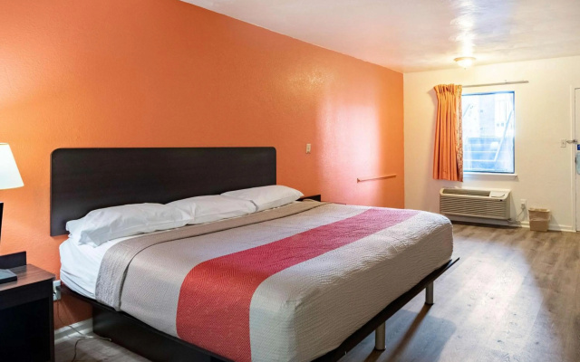 photo 4 of Motel 6 Portsmouth, VA