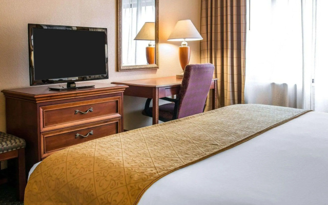 photo 3 of Quality Inn Southfield - Detroit