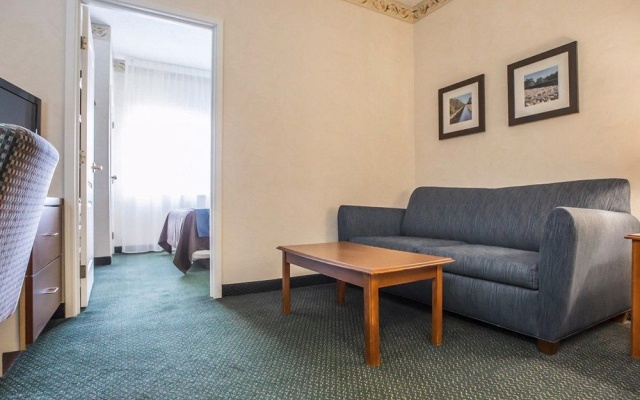photo 4 of Quality Inn & Suites