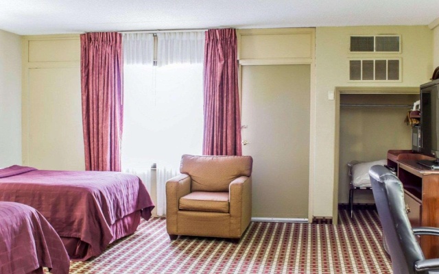photo 2 of Quality Inn & Suites Fort Bragg