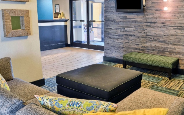 photo 3 of Quality Inn Thornburg