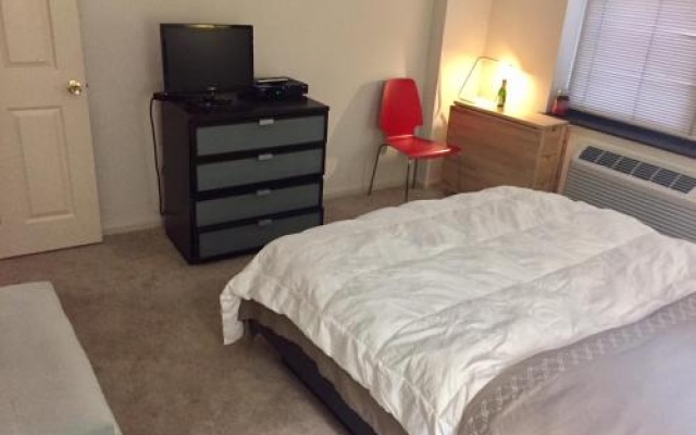 photo 4 of Queen Bdr with private bath 10 min to Manhattan