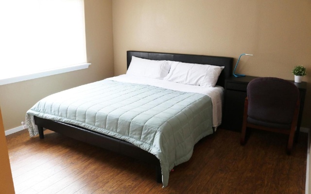 photo 3 of Quiet Clean and Comfortable Room