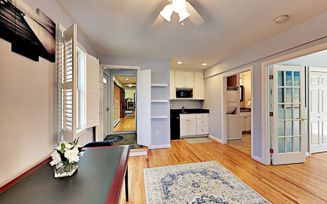 photo 2 of Quiet Family - 4 Br Home