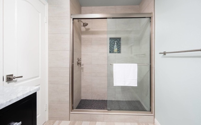 photo 2 of Radiant Estate New Luxury Cali 3 Bd!