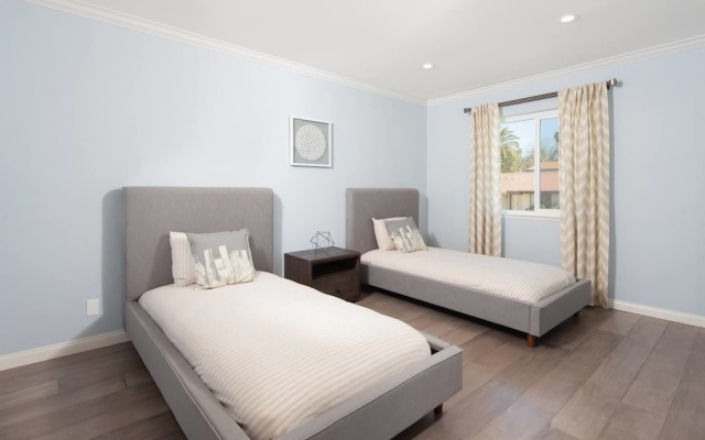 photo 5 of Radiant Estate New Luxury Cali 3 Bd!