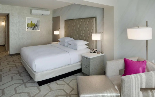 photo 3 of The Kingsley Bloomfield Hills - a DoubleTree by Hilton