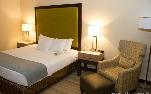 photo 3 of Radisson Hotel Huntsville Airport