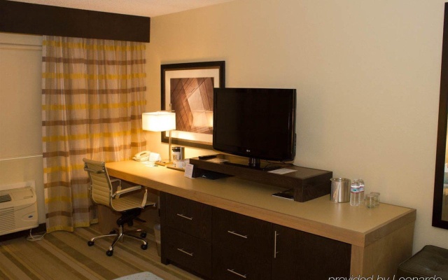photo 5 of Radisson Hotel Huntsville Airport