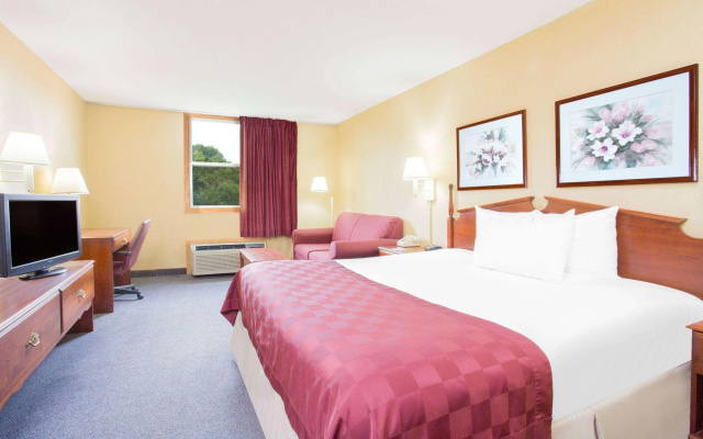 photo 3 of Ramada by Wyndham Angola/Fremont Area
