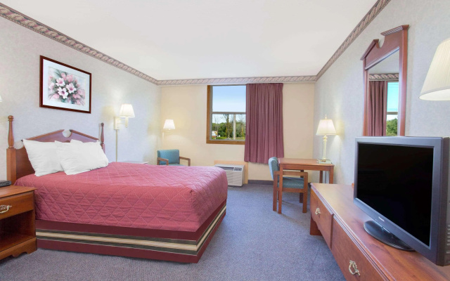 photo 4 of Ramada by Wyndham Angola/Fremont Area