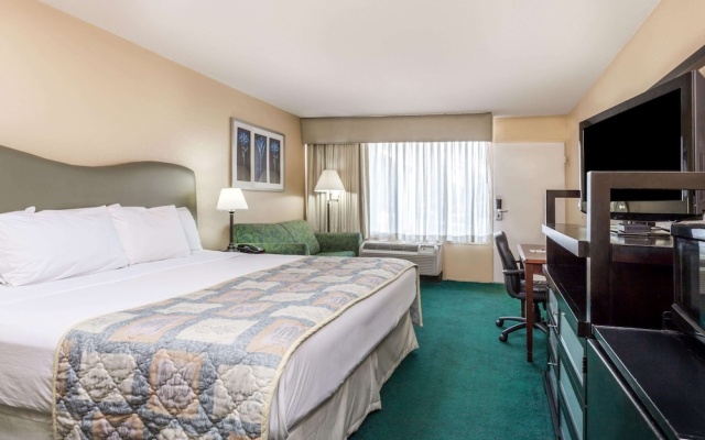 photo 4 of Ramada by Wyndham Altamonte Springs