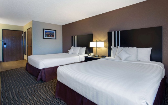 photo 5 of Ramada by Wyndham Glendale Heights/Lombard