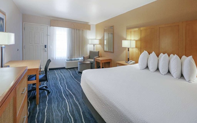 photo 4 of Ramada Costa Mesa/Newport Beach