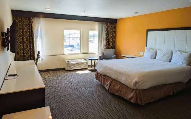 photo 2 of Ramada by Wyndham Culver City