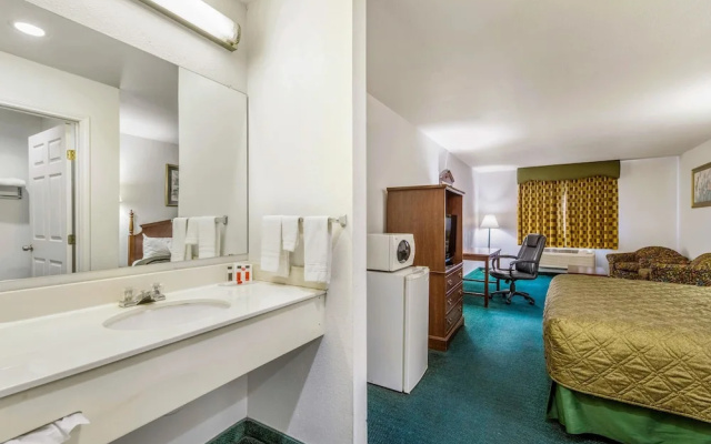 photo 3 of Ramada Decatur TX