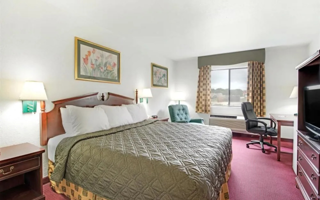 photo 4 of Ramada Decatur TX