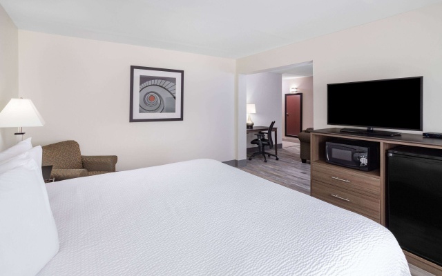 photo 3 of Ramada by Wyndham Hendersonville