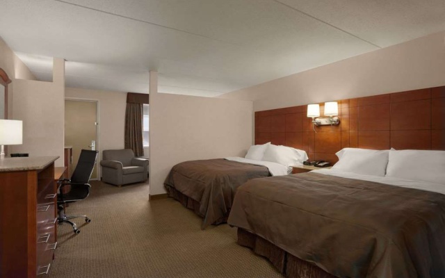 photo 4 of Ramada Inn And Suites Of Rockville Centre