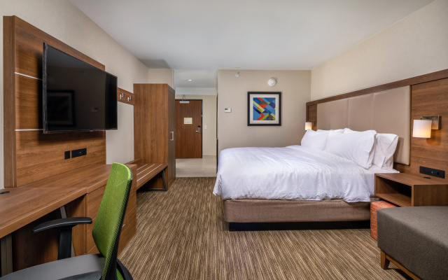 photo 3 of Holiday Inn Express & Suites Chatsworth by IHG