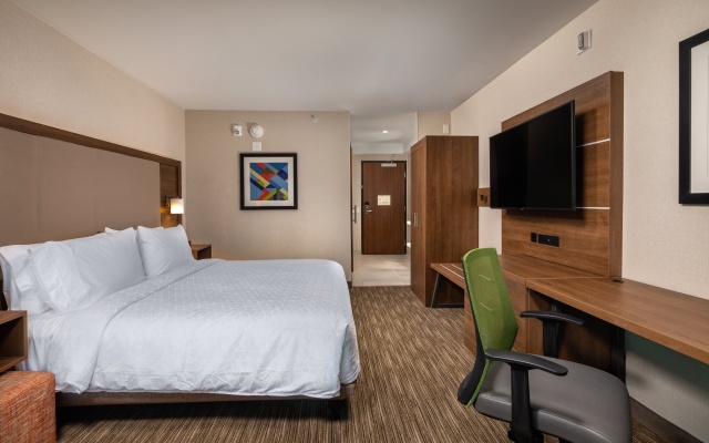 photo 4 of Holiday Inn Express & Suites Chatsworth by IHG