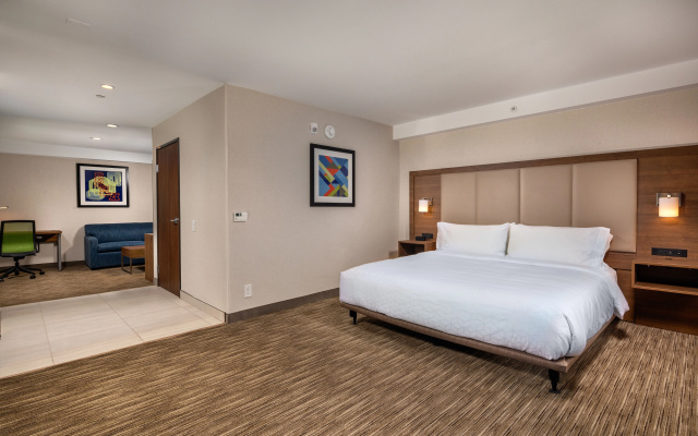 photo 5 of Holiday Inn Express & Suites Chatsworth by IHG